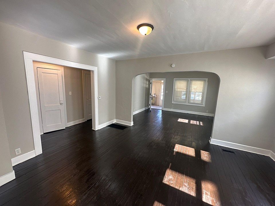 1st image of 1122 King Ave