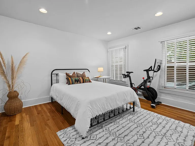 2800 Cherry Ln — Photo 7