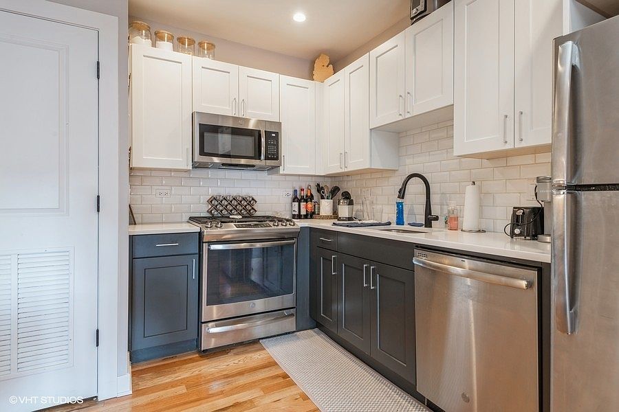 1st image of 924 W Oakdale Ave APT 2E