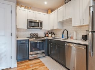 924 W Oakdale Ave APT 2E, Chicago, IL 60657