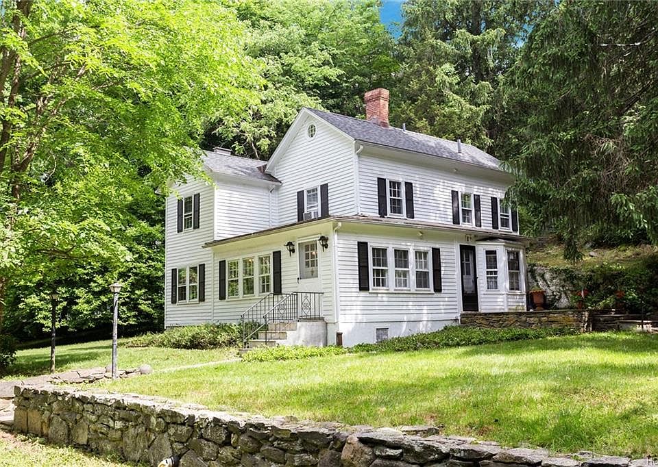 1st image of 8 Baylis Ln