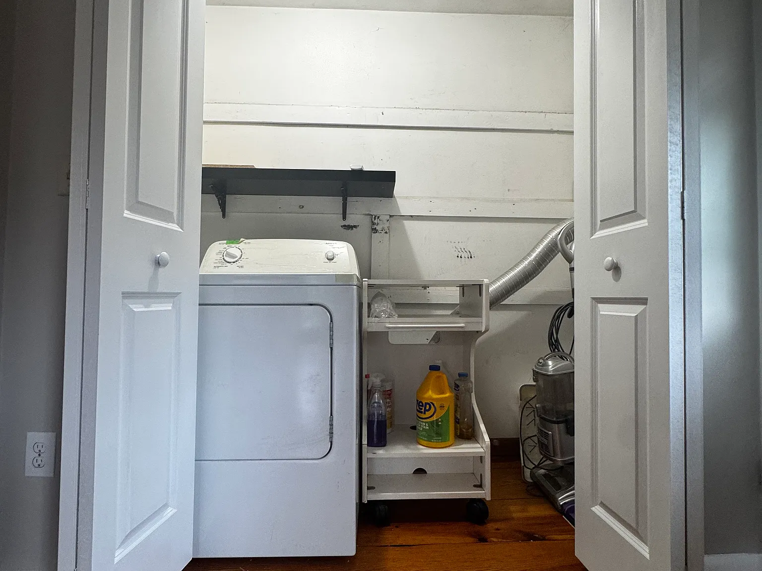 2 bed, 1200 sqft, $2,400 — Photo 4