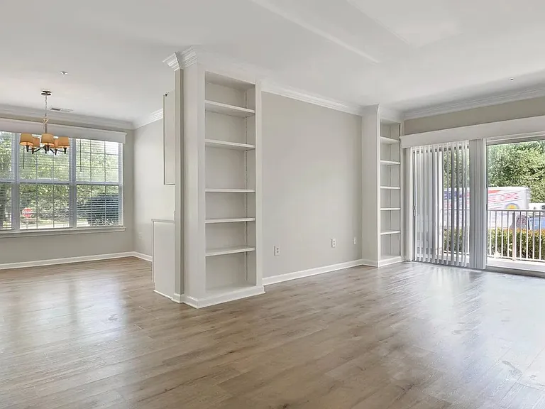 20901 Cedarpost Sq — Photo 10