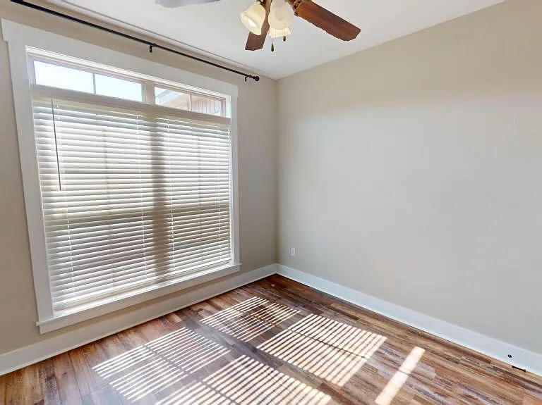 1006 Legacy Dr — Photo 22