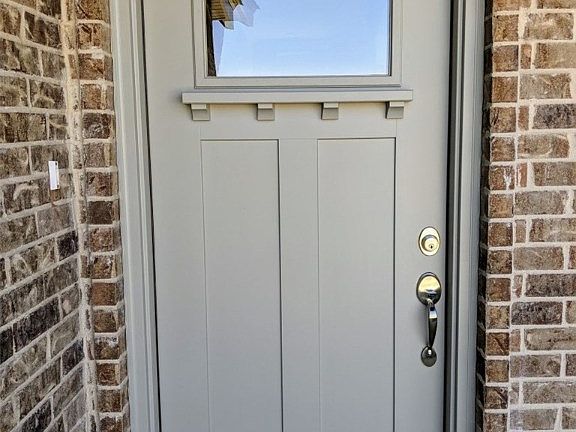 3rd image of 5857 Luna St