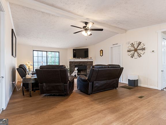 2nd image of 452 Aikenton Rd