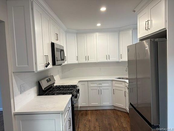 5th image of 381 N Clinton Avenue