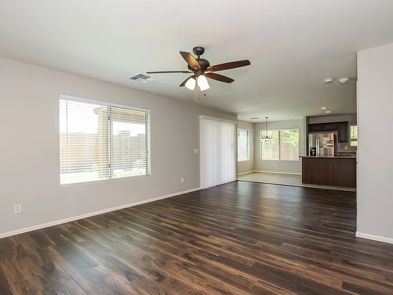 12471 N 75th Dr — Photo 3
