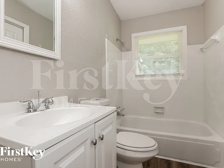 1910 Brownsville Rd #2 — Photo 12