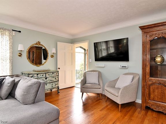 4th image of 2556 Fenwick Rd