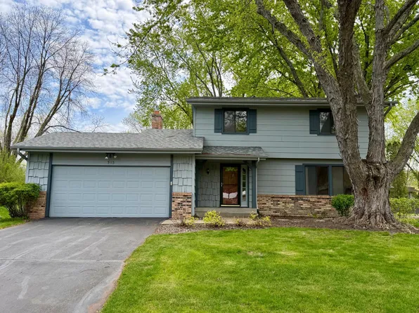 513 Laredo Ln, Chanhassen, MN 55317