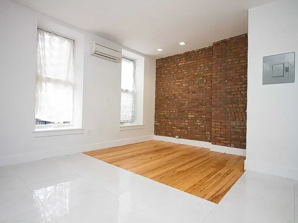 119 Albany Avenue image 1 of 5