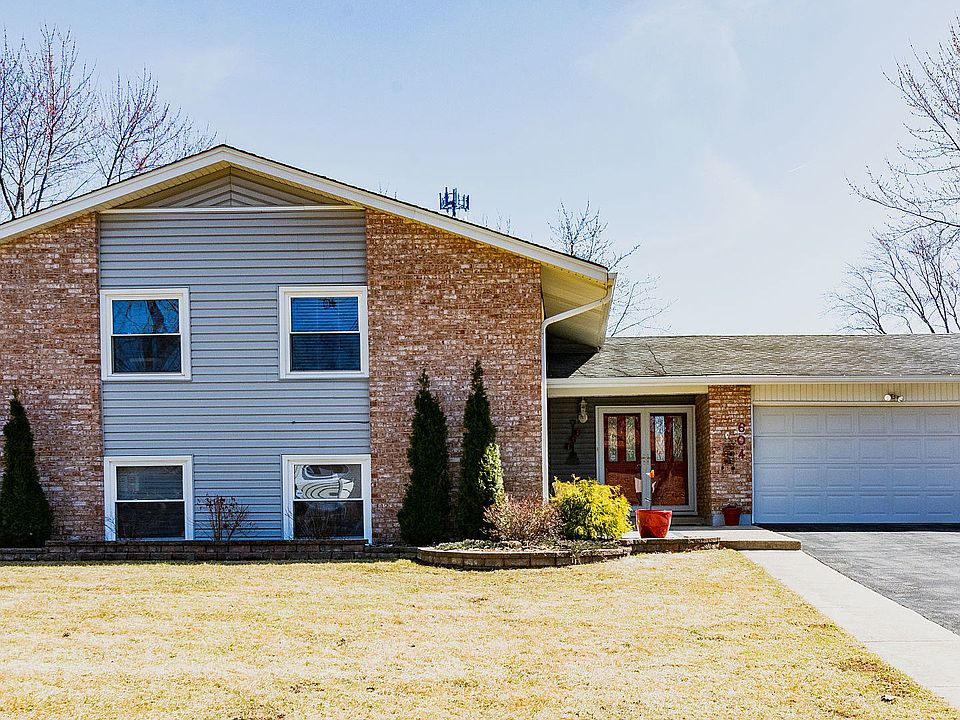 1st image of 604 Derbyshire Ln