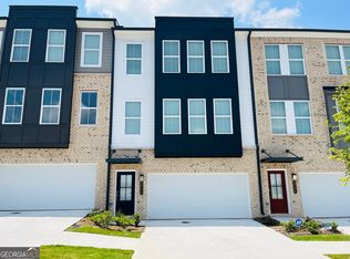 2732 Creekview Ter NW, Atlanta, GA 30318