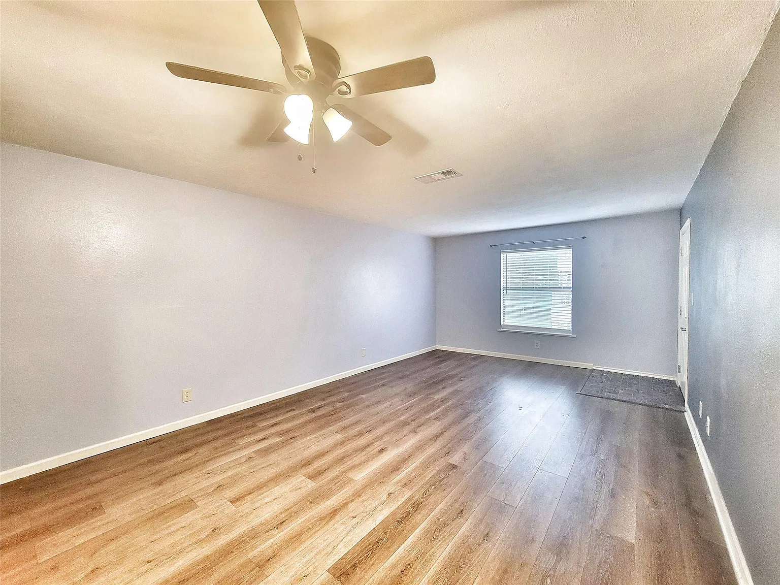 1 bed, 1.0 bath, 681 sqft, $895 — Photo 3