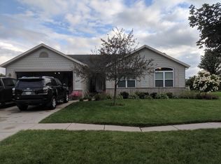 207 Prairie Dr, Walworth, WI