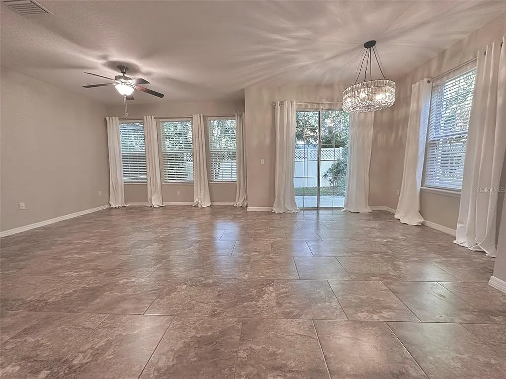 3 bed, 2.5 bath, 1480 sqft, $3,000 — Photo 3