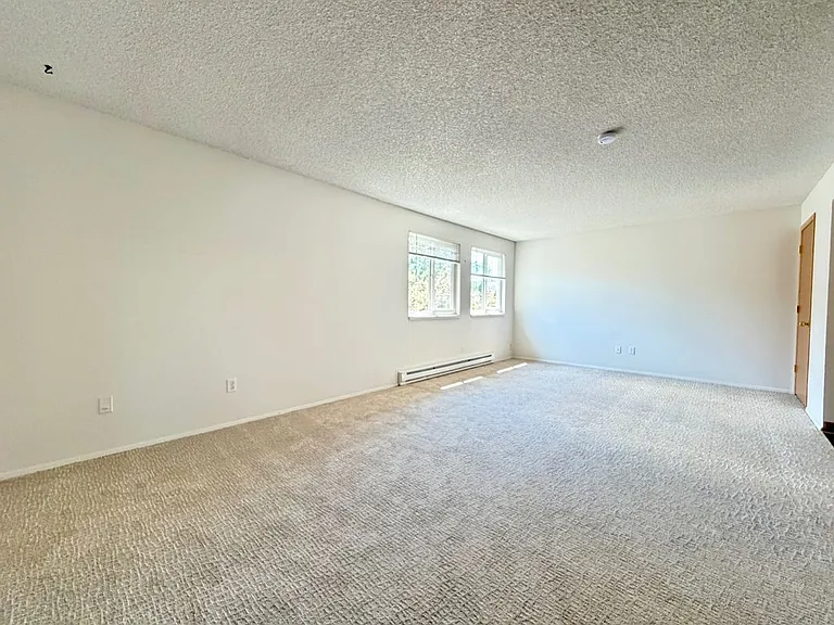 10525 Midvale Ave N #301 — Photo 2