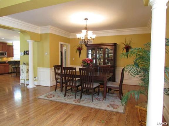 4th image of 421 Bach Ave