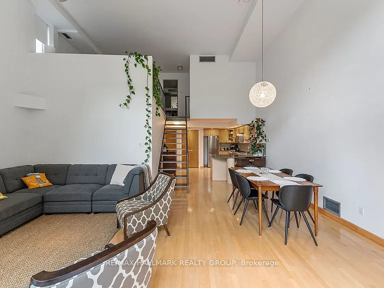 29 Main St #111 — Photo 16