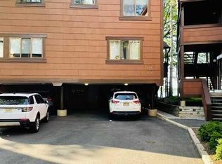 273 Sunset Ky, Secaucus, NJ 07094