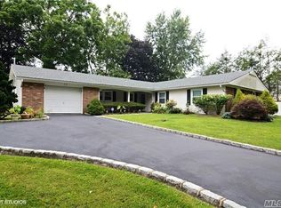 34 Meadow Dr, Stony Brook, NY 11790