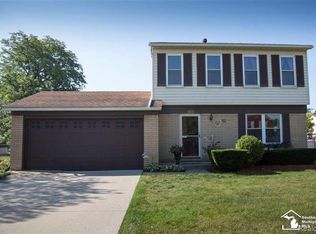 22257 Derby Rd, Woodhaven, MI 48183