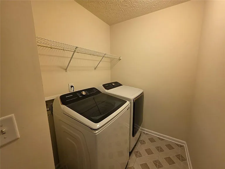 4332 Park Gate Dr #175 — Photo 15