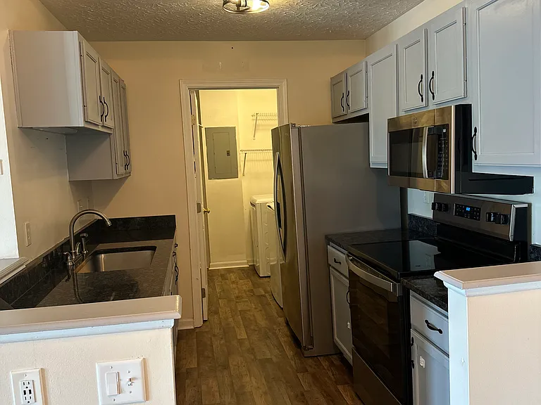 10567 Lynn Ln #10 — Photo 3