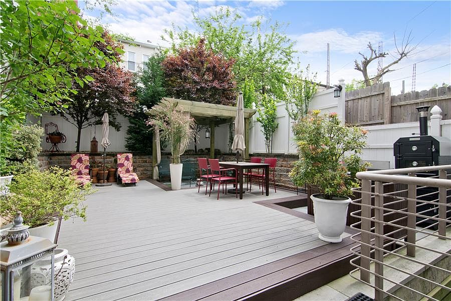 1st image of 326 Melrose St APT 1B