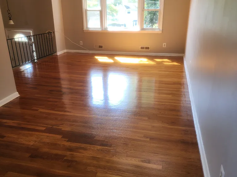 1435 Seminole Rd — Photo 4