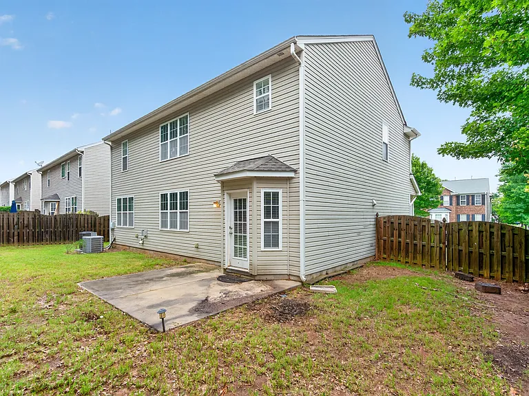 17222 Westmill Ln — Photo 39
