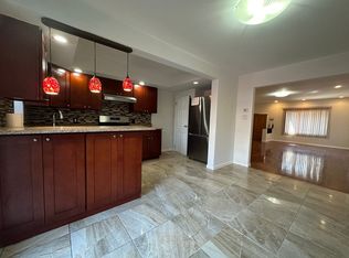 727 Johnston St, Philadelphia, PA 19148