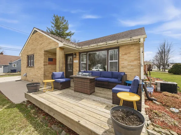 1330 Sycamore St, Janesville, WI 53545
