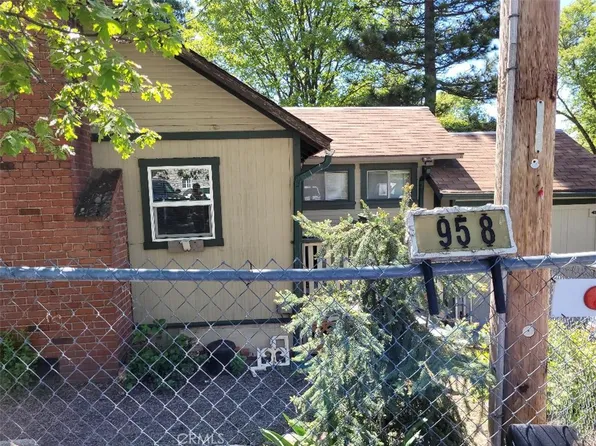 22725 Ponderosa Dr, Cedarpines Park, CA 92325