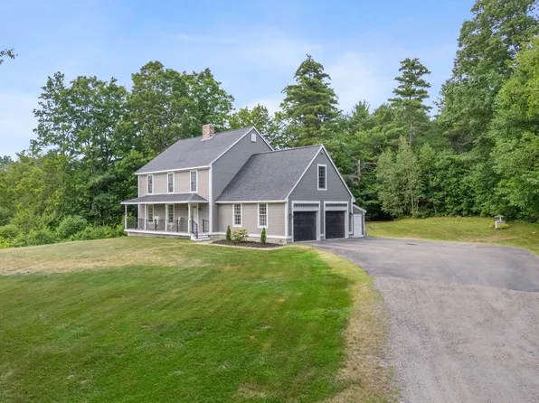 10 Vivs Way, Raymond, ME 04071