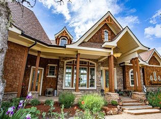 1982 Further Valley Rd, Mosier, OR 97040