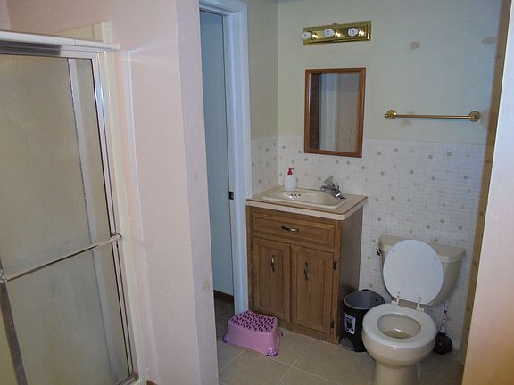 5th image of 8719 Parkdale Dr
