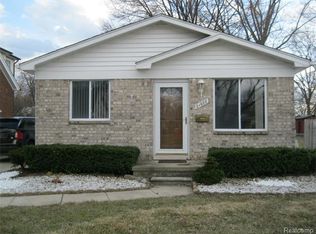 21608 Elizabeth St, Saint Clair Shores, MI