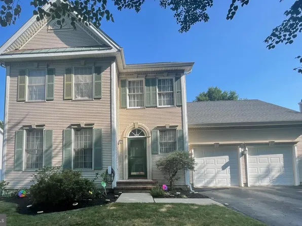 26 Chicory Ln, Pennington, NJ 08534