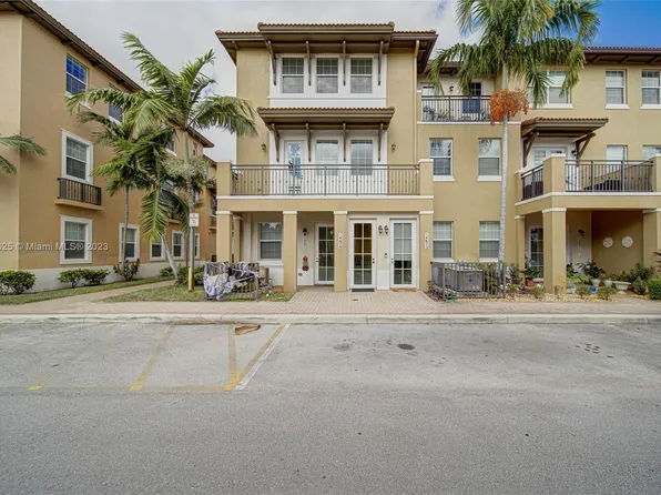 14679 SW 9th St #1801, Pembroke Pines, FL 33027