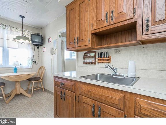 5th image of 1209 Cobbs St
