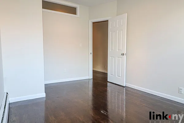 Rented by Link NY Realty | media 29