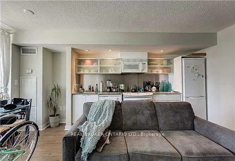 4K Spadina Ave #1010 — Photo 10