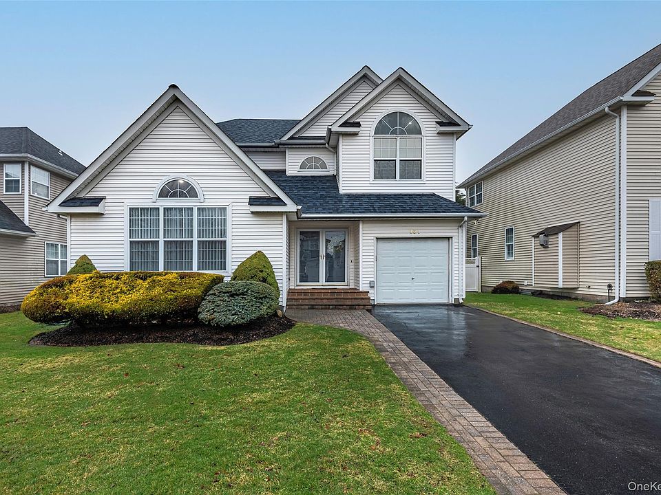 1st image of 161 Cranberry Court