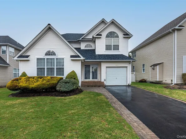 161 Cranberry Court, Melville, NY 11747