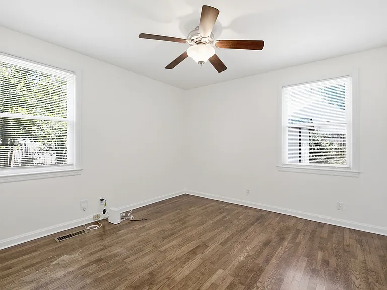 240 Ridgeway Dr — Photo 19