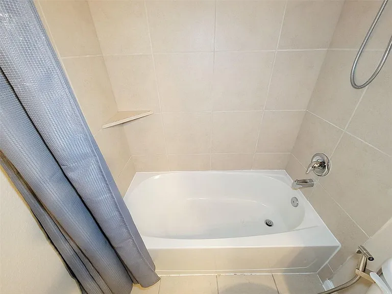 9718 Justin Ridge Ln — Photo 14