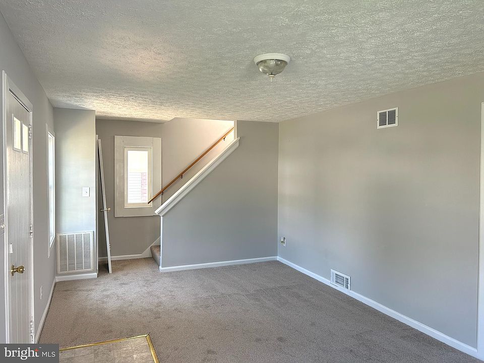 2nd image of 21683 N Essex Dr