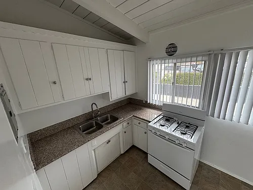 Floor plan 1 Bedroom. 1 Bathroom. 0 Half
